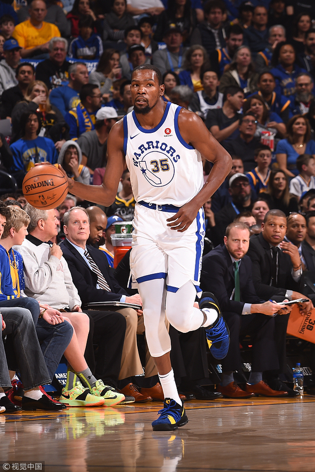 拉开边路纵 拉开边路纵